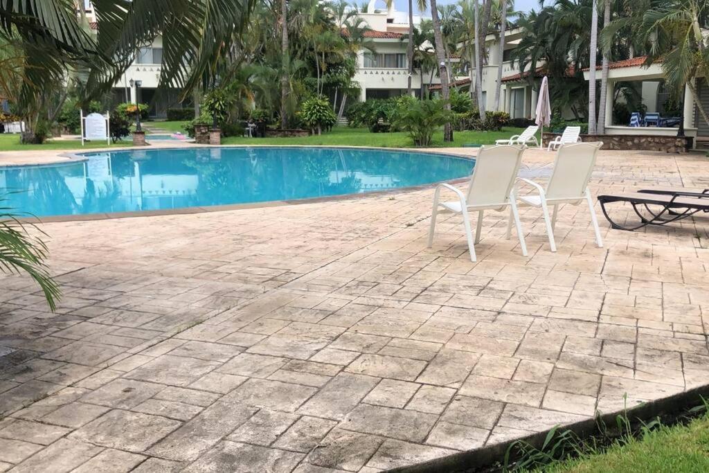 Hermoso Apartamento En Manzanillo Con Alberca Y Cancha De Tenis, Ideal Para Relajarse Y Disfrutar De Una Escapada Tranquila En El Paraiso Tropical Exterior foto